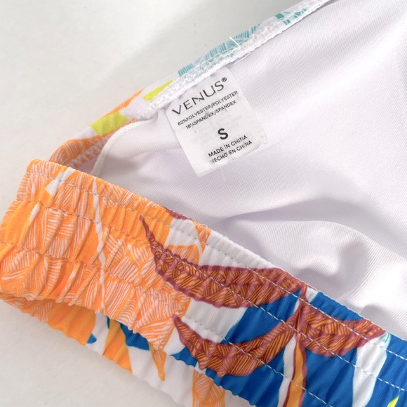 Venus Size Small Two Piece Bikini Set Hawaiian Print - Picture 6 of 8